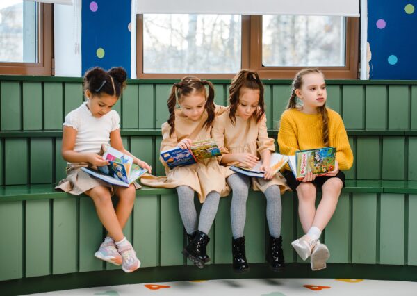 小学生の子どもたち
