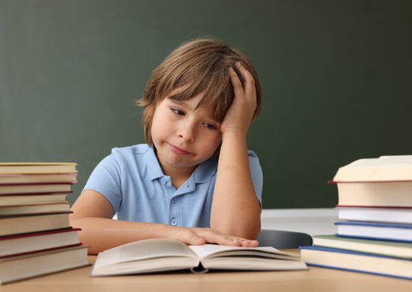 勉強に悩む子ども