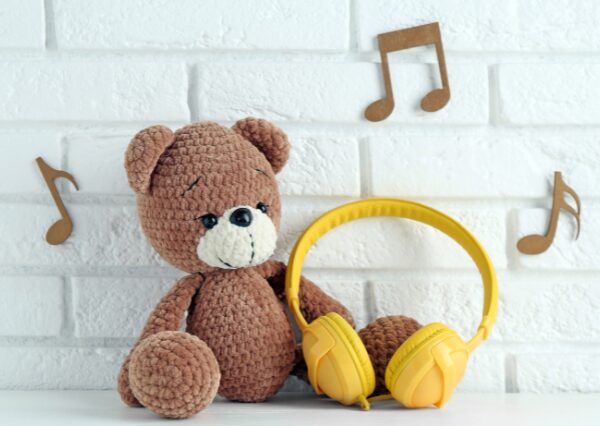 テディベアとヘッドフォン