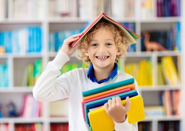 本を楽しむ子ども