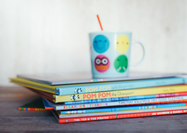 積み重なった本